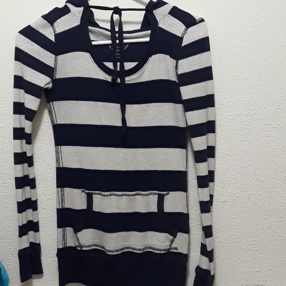 A long sleeve shirt